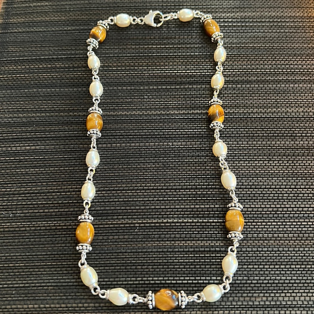 VTG Silver Necklace with silver beads, faux pearls and tiger eye beads - Picture 2 of 5